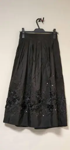 新品未使用♥アビステ購入♥タフタフレアロングスカート♥お花飾りつき