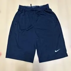 Nike ブラック　ハーフパンツ