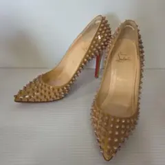 クリスチャン・ルブタン「ピガール」ポインテッドトゥパンプス