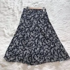 Burberrys フラワープリント 4枚はぎ　フレアスカート　7号　ネイビー