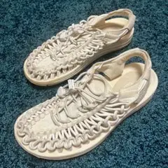 KEEN キーン UNEEK ユニーク ホワイト 23.5cm
