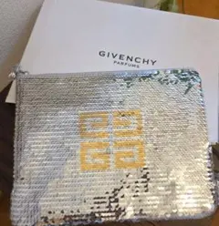 Givenchy シルバースパンコールポーチ