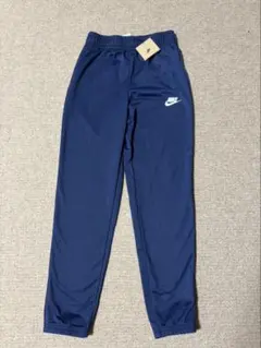 ⭐︎新品NIKEキッズジャージ下　150⭐︎