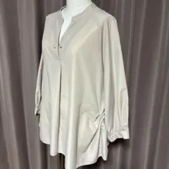 未使用に近い　stola ストラ　ブラウス　カットソー　ブローチピン付き
