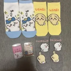 ちいかわ　靴下　缶バッジ