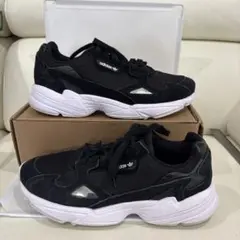 adidas FALCON (26.5cm)