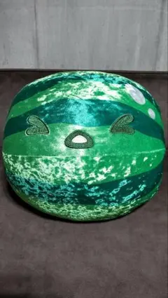 スイカデザインぬいぐるみ