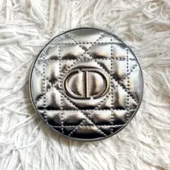 ディオールスキン フォーエヴァー グロウルミナイザー