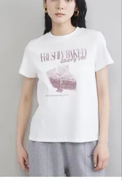 Mila Owen ミラオーウェン　モチーフグラフィックＴシャツのサムネイル