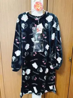 サンリオ　ハローキティKitty 50周年記念　ルームウェア　2点セットML