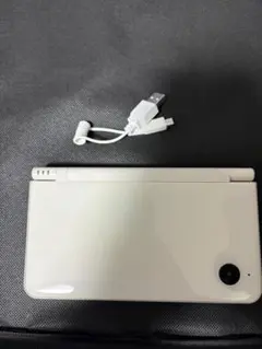 Nintendo DS i LL ホワイト 本体 USBケーブル付き
