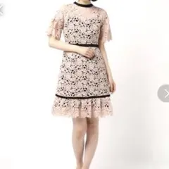 リリーブラウンのパーティドレス