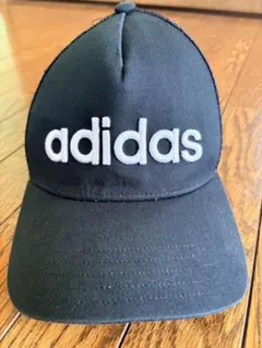 adidas 黒 ベースボールキャップ