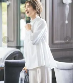 試着のみ　オペーク　ホワイト ペプラムシャツ