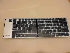 折りたたみ式 Bluetooh キーボード