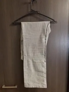 グレー チノパン