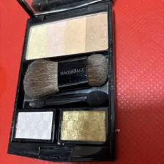 MAQuillAGE ゴールド系アイシャドウパレット