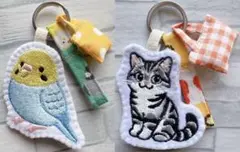 いっちー様 リクエスト 2点 ハンドメイド　刺繍　インコ　猫　鳥　キーホルダー