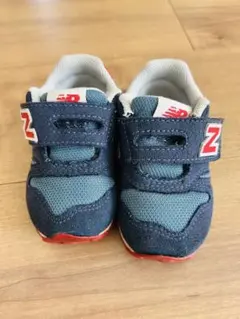12センチ　New Balance ベビーシューズ ネイビー/レッド