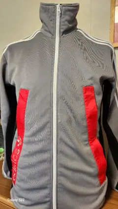 adidas ジップアップスポーツジャケット グレー/赤