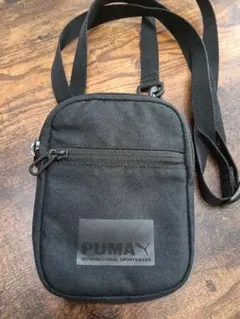 PUMA プーマ　ショルダーバッグ ブラック