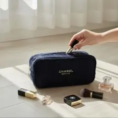 CHANEL ホリデー限定⭐️ トラベルポーチ　ノベルティ