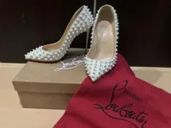 Christian Louboutin スタッズ付きパンプスのサムネイル