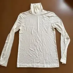 UNIQLOヒートテックウルトラライトタートルネックT
