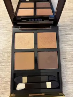 トムフォード　アイカラークォード　28ドゥラクレーム