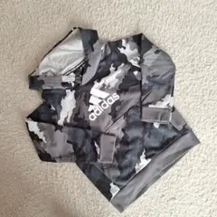 アディダス　フードトレーナー　120cm