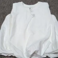 GU オフホワイト ノースリーブプルオーバーMサイズ