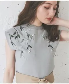 ノエラ  フラワー刺繍ニット ノエラ フラワー刺繍ニットセーター - メルカリ