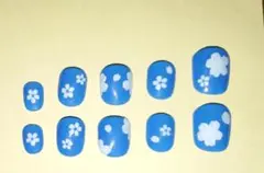 花柄のブルーネイルチップ・付け爪