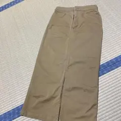 ベージュ タイトスカート ロング丈 スリット入りのサムネイル