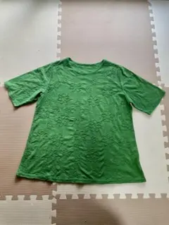 グリーン花柄半袖Tシャツ M〜L