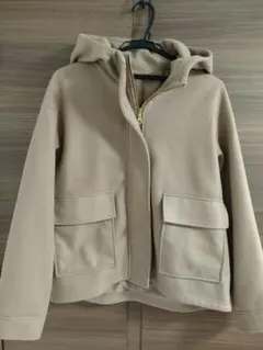 GU　フード付きショートコート ベージュ　Lサイズ