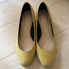 gu イエロー パンプス スエード調 22.5センチ