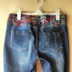 Desigual　デシグアル　刺繍 裾シャーリング デニム パンツ　男女兼用　Lのサムネイル