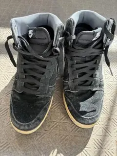 Nike ブラック ハイカットスニーカー