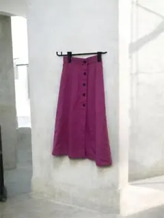 ナチュラルビューティーベーシック　サイドボタンフレアスカート　サイズXS。