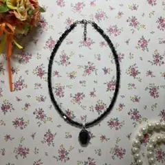 深みのある黒い宝石が中央に付いた、キラ×2 ネックレス《 早い者勝ちです！！》