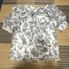 INGNI ボウタイブラウス　半袖　花柄のサムネイル