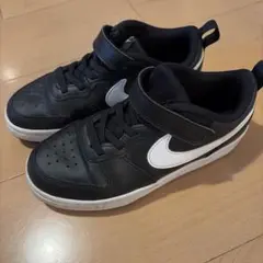 NIKE キッズ スニーカー ブラック ホワイトのサムネイル