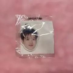 treasureジュンギュ顔アクキー