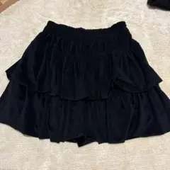 黒フリルスカート