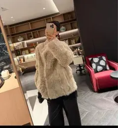 ベージュ 希少リアルファーコート　2025トレンド