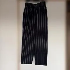 GU ストライプパンツ ブラックとホワイト