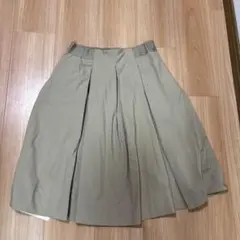 【UNIQLO】ベージュ フレアスカート ひざ丈