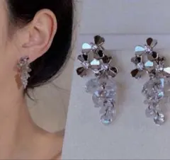 【123】ピアス 花 フラワー シルバー ぶどう 揺れる 上品 大人かわいい
