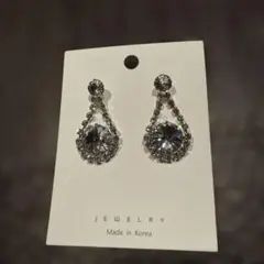 クリスタルドロップ型イヤリング